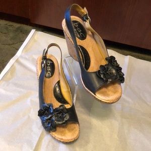 B.O.C Born Concepts Cork Wedge Litzy Flower Sandal.   Size 8  Last Markdown